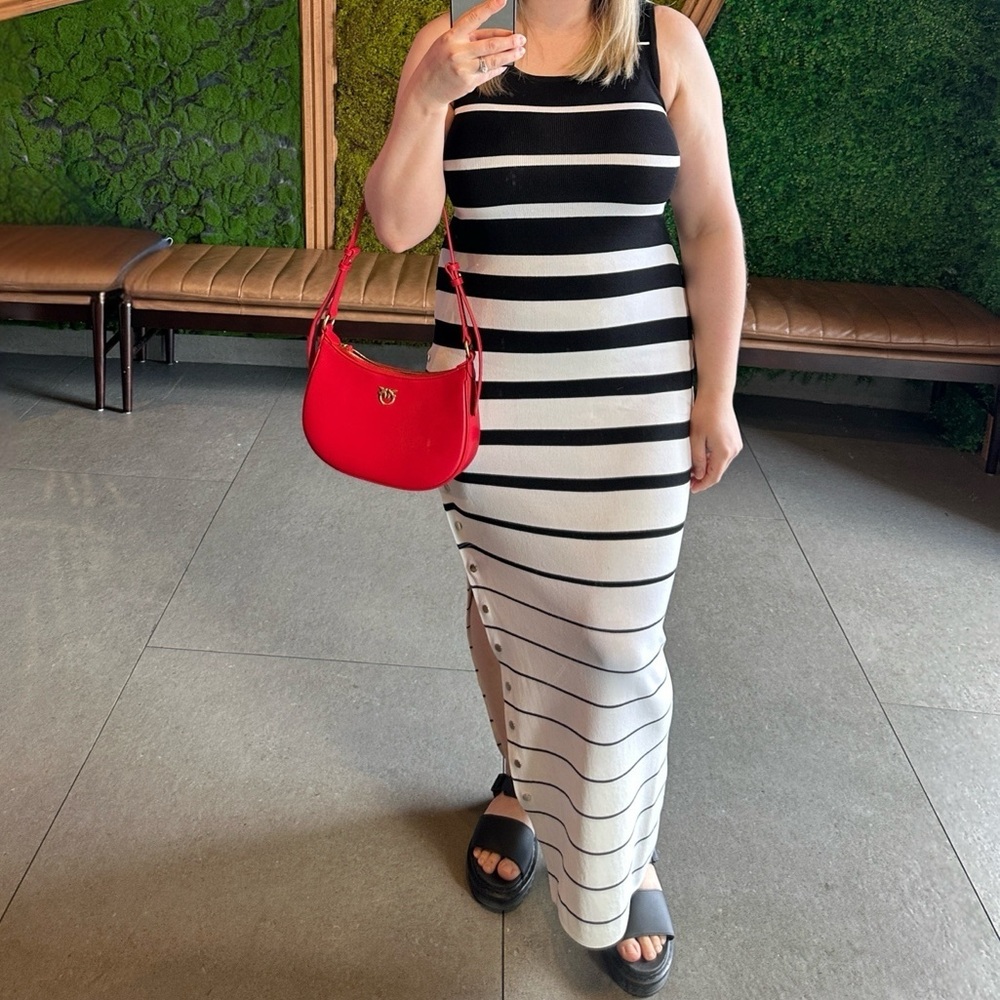 Black and White Striped Sleeveless Dress